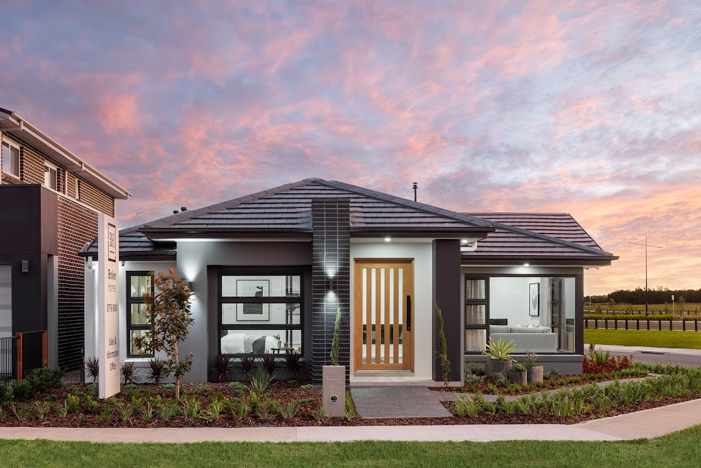 Brolen Homes Display Home | general contractor | 19 Webber Lp, Oran Park NSW 2570, Australia | 0287768000 OR +61 2 8776 8000