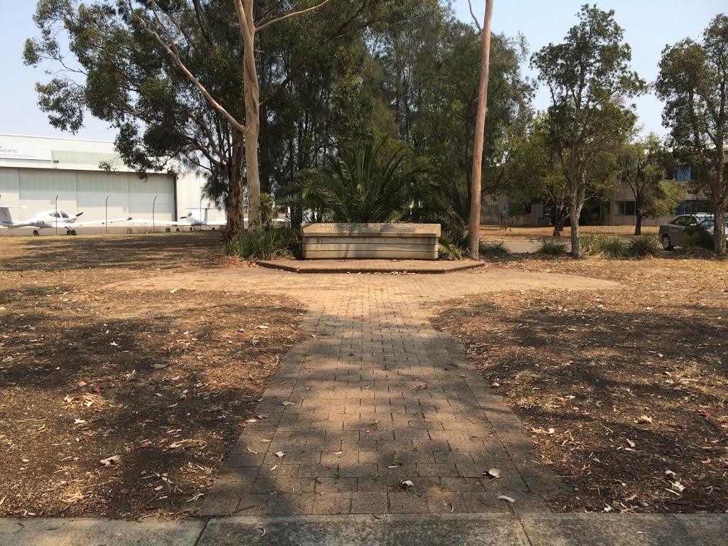 Bankstown Aerodrome World War II Memorial | park | Airport Ave, Bankstown Aerodrome NSW 2198, Australia