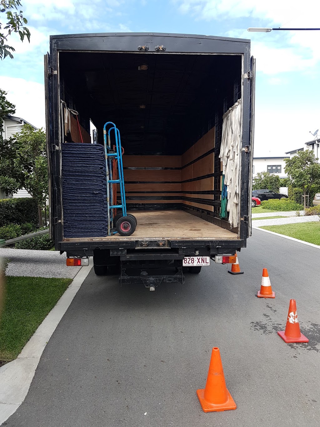 DRD Removals | moving company | 142 Eastlake St, Carrara QLD 4211, Australia | 0448417879 OR +61 448 417 879