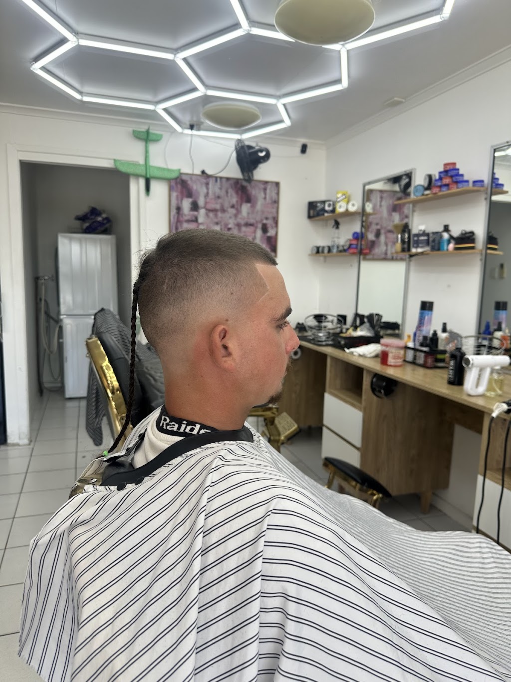 Oakey Barber Shop | 9 Toowoomba Rd, Oakey QLD 4401, Australia | Phone: 0489 050 850