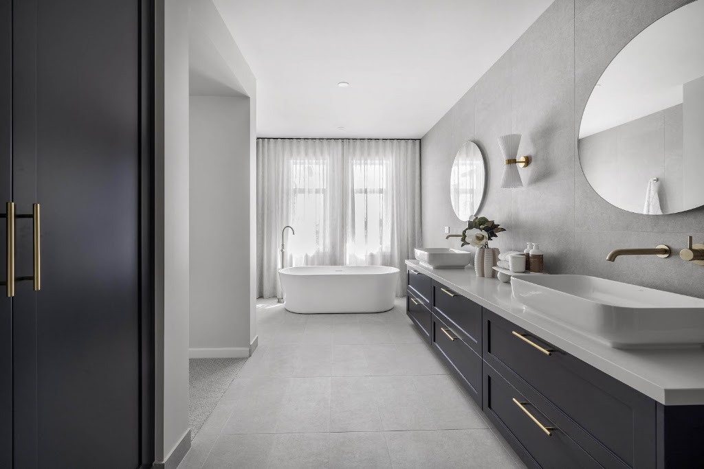 Lara Coridale Display Home - Simonds Homes | 98 Watercourse Ave, Lara VIC 3212, Australia | Phone: 0410 070 075