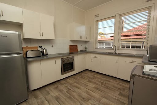 Nest Accommodation | 37 Marsh St, North Hill NSW 2350, Australia | Phone: 0447 430 629