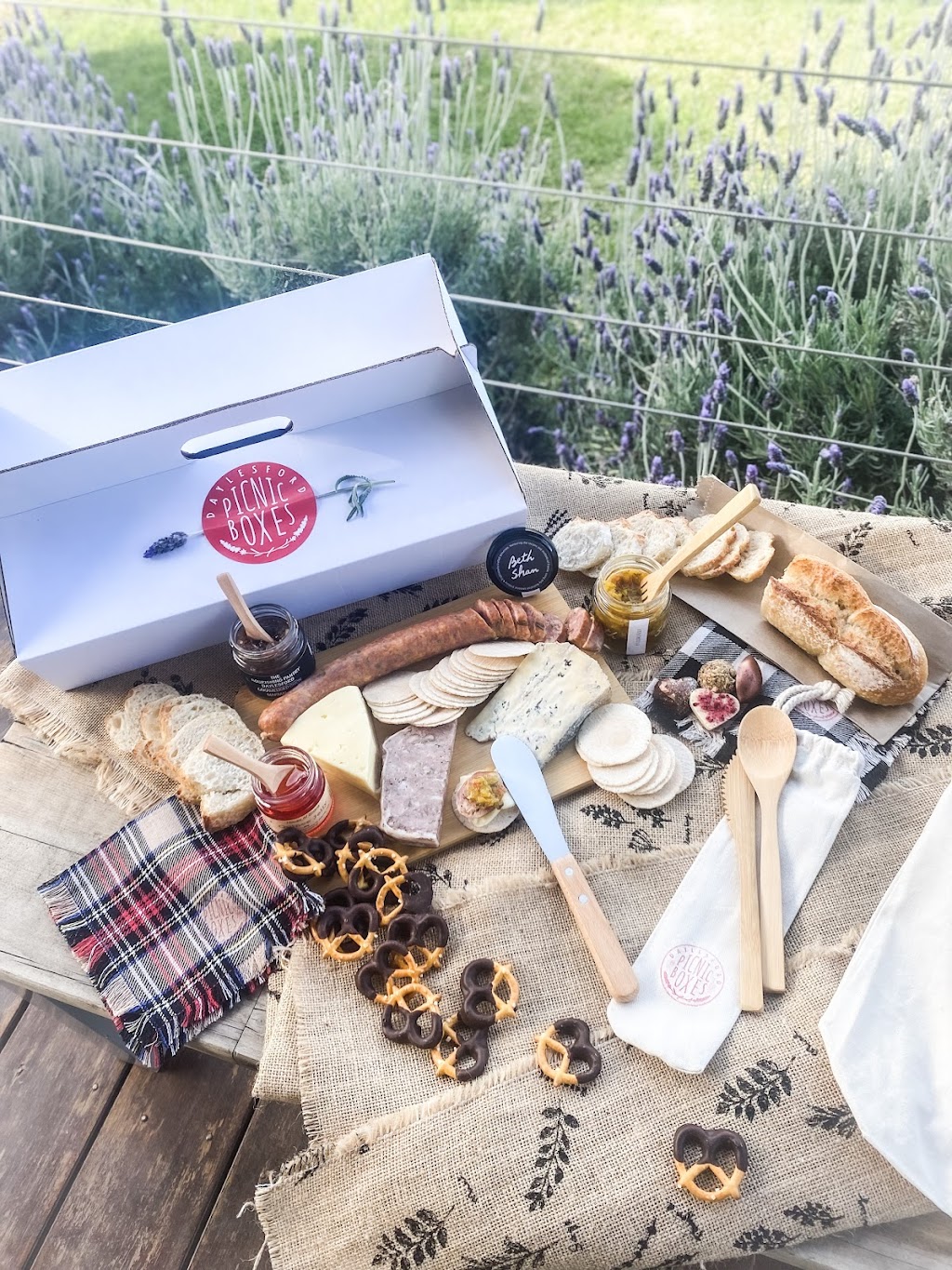 Daylesford Picnic Boxes | 57 Jamieson St, Daylesford VIC 3460, Australia | Phone: 0411 466 429