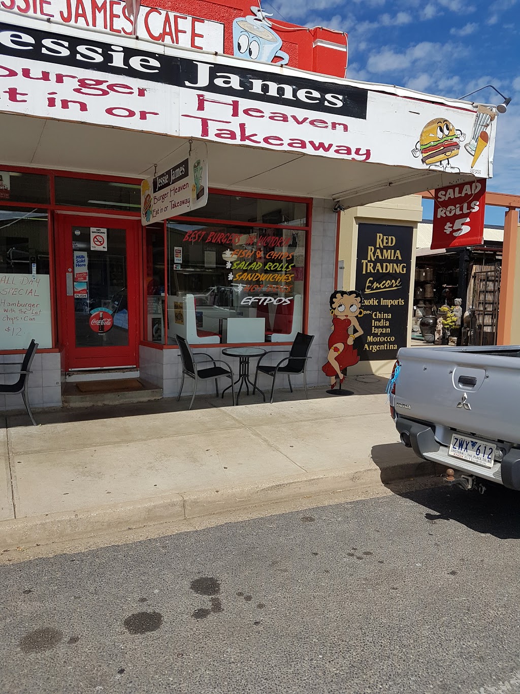 Jessie James Cafe | meal takeaway | 143 Myrtle St, Myrtleford VIC 3737, Australia | 0357521049 OR +61 3 5752 1049
