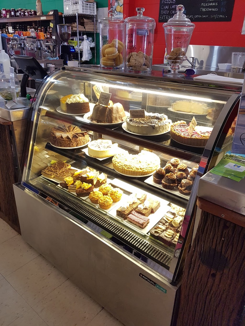 Ants Fruit Market / indulgANT Cafe | meal takeaway | 22 High St, Boonah QLD 4310, Australia | 0754631561 OR +61 7 5463 1561