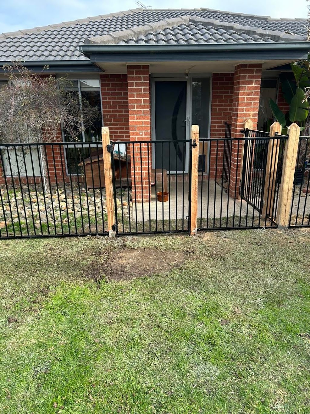Morrison Fencing | 65 Barnes Rd, Kardella South VIC 3950, Australia | Phone: 0417 845 312