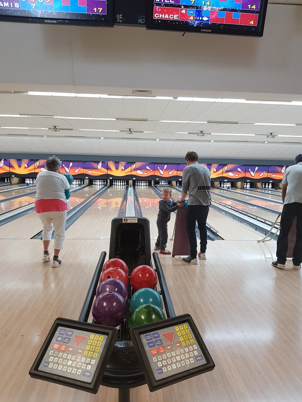 ZONE BOWLING Morley | 176 Walter Rd W, Morley WA 6062, Australia | Phone: 1300 368 067