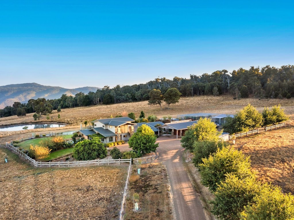 Beolite Luxury Farmstay Mansfield | 665 Glenroy Rd, Mansfield VIC 3722, Australia | Phone: 0433 440 646