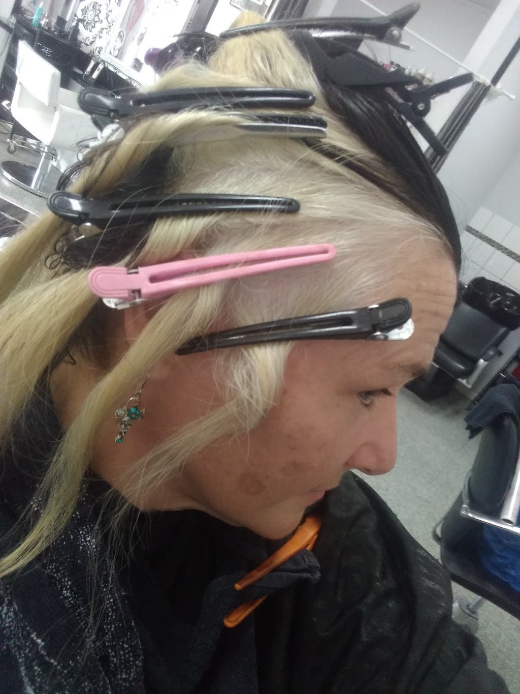 Pizazz Hairstylist | 11/9 Burns St, Bannockburn VIC 3331, Australia | Phone: (03) 5281 2120