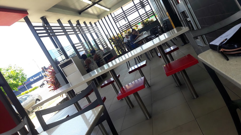 McDonalds Cairns City | meal takeaway | 7-11 Martyn St, Cairns City QLD 4870, Australia | 0740310259 OR +61 7 4031 0259