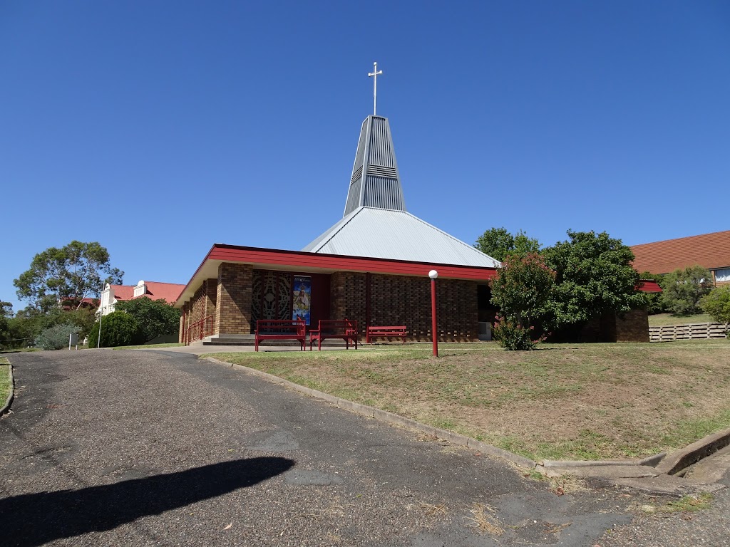 St Thomas More Catholic Church | church | 74 Dewhurst St, Werris Creek NSW 2341, Australia | 0267687447 OR +61 2 6768 7447