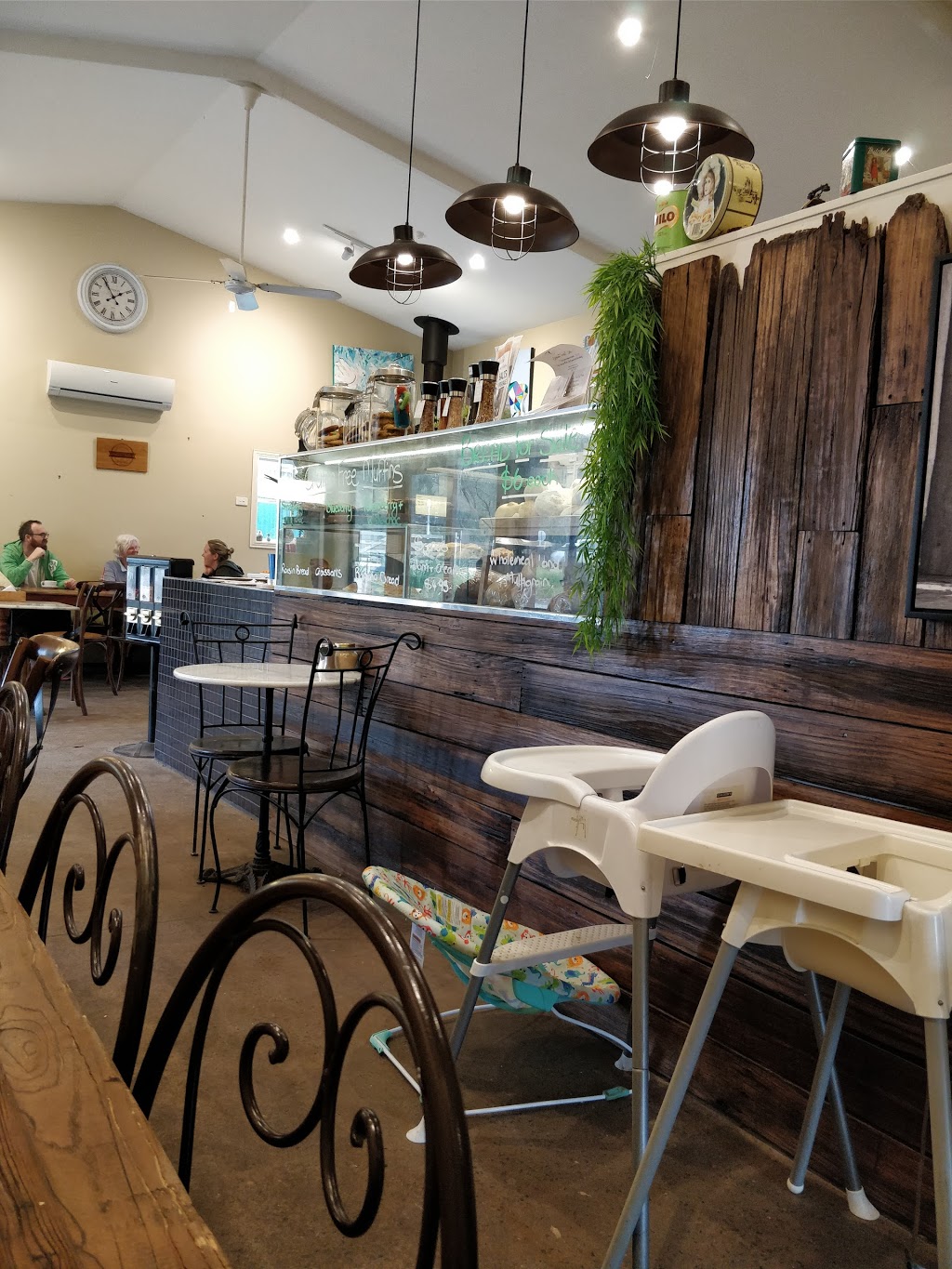 The Trail Cafe | cafe | 1/4 Clancys Rd, Mount Evelyn VIC 3796, Australia | 0397363636 OR +61 3 9736 3636