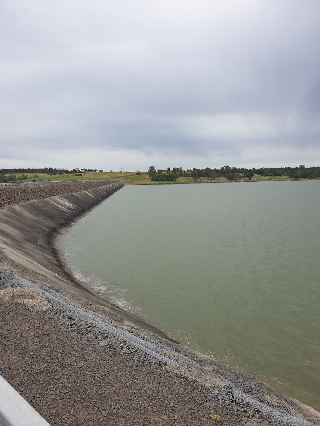 Blue Rock Lake spillway | lodging | Spillway Rd, Willow Grove VIC 3825, Australia