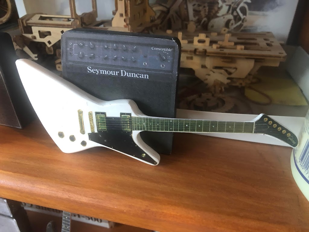 Grahames Miniature Guitars | Oxley St, Kandos NSW 2848, Australia | Phone: 0477 672 545