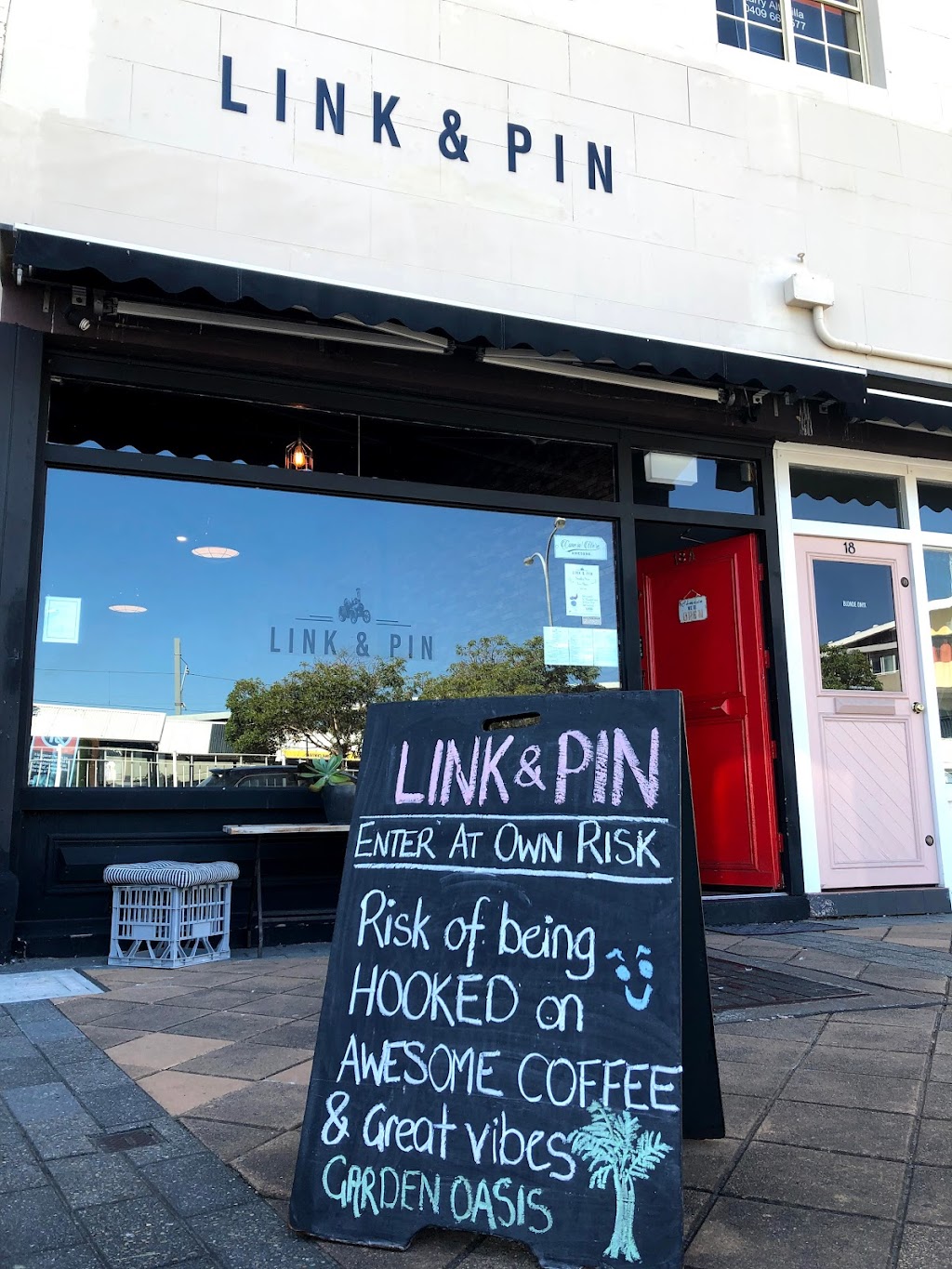 LINK & PIN CAFE | cafe | 18A Railway St, Woy Woy NSW 2256, Australia | 0243093490 OR +61 2 4309 3490