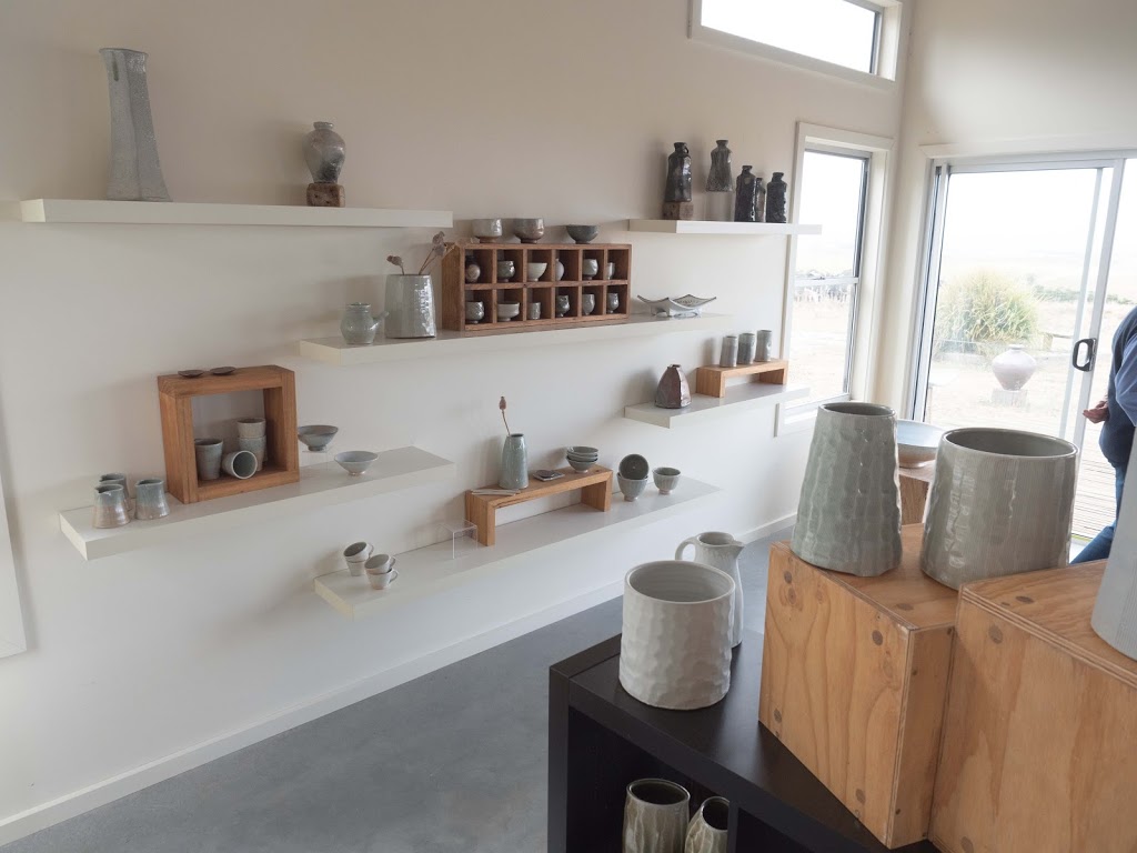 Valley Plains Pottery | store | 1 Nicholas Rd, Leongatha South VIC 3953, Australia | 0448996386 OR +61 448 996 386