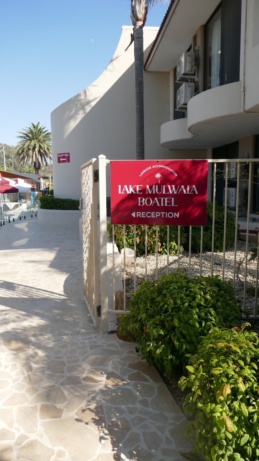 Lake Mulwala Boatel | 230 Melbourne St, Mulwala NSW 2647, Australia | Phone: (03) 5744 9444