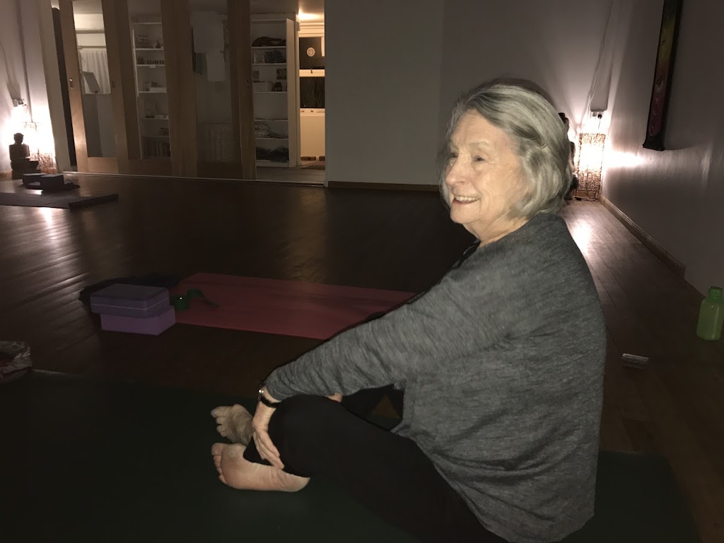 Brodie Rees Yoga | 3 Helen St, South Golden Beach NSW 2483, Australia | Phone: 0412 614 144