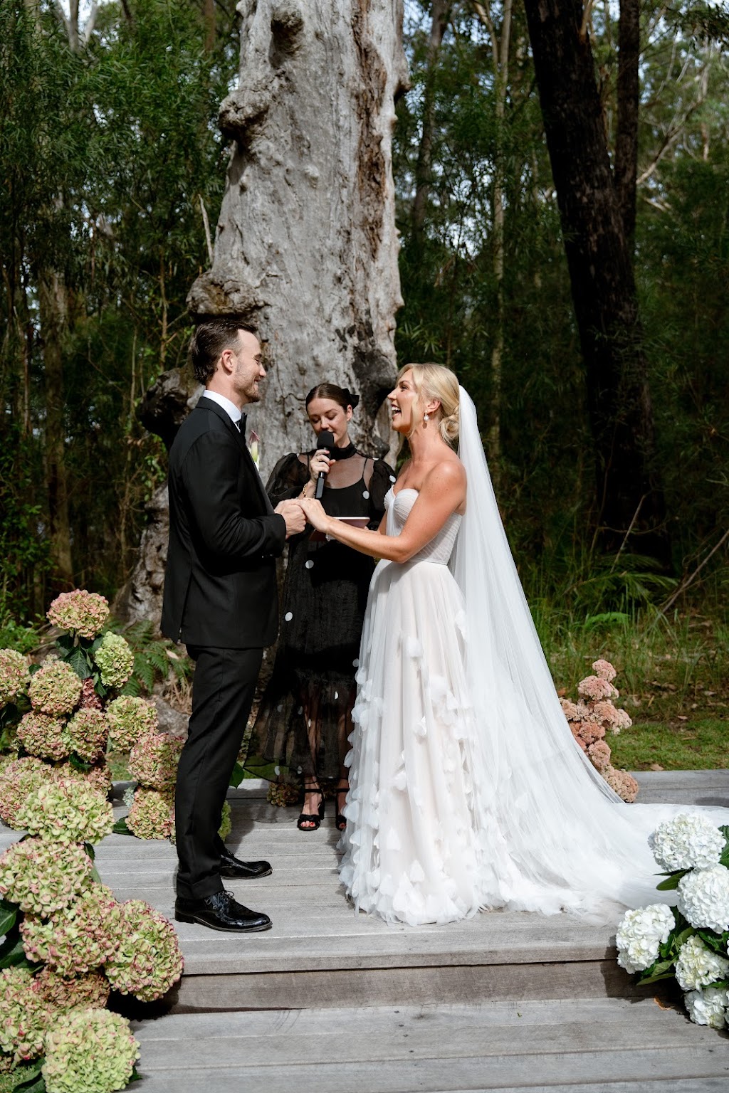 Konnubials By Kiki | 53 Mercury Dr, Lake Tabourie NSW 2539, Australia | Phone: 0400 745 366