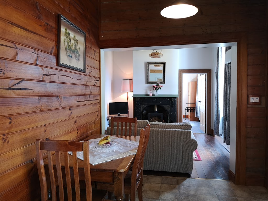 McIntosh Cottages | lodging | 18 Harvey St, Strahan TAS 7468, Australia | 0402893449 OR +61 402 893 449