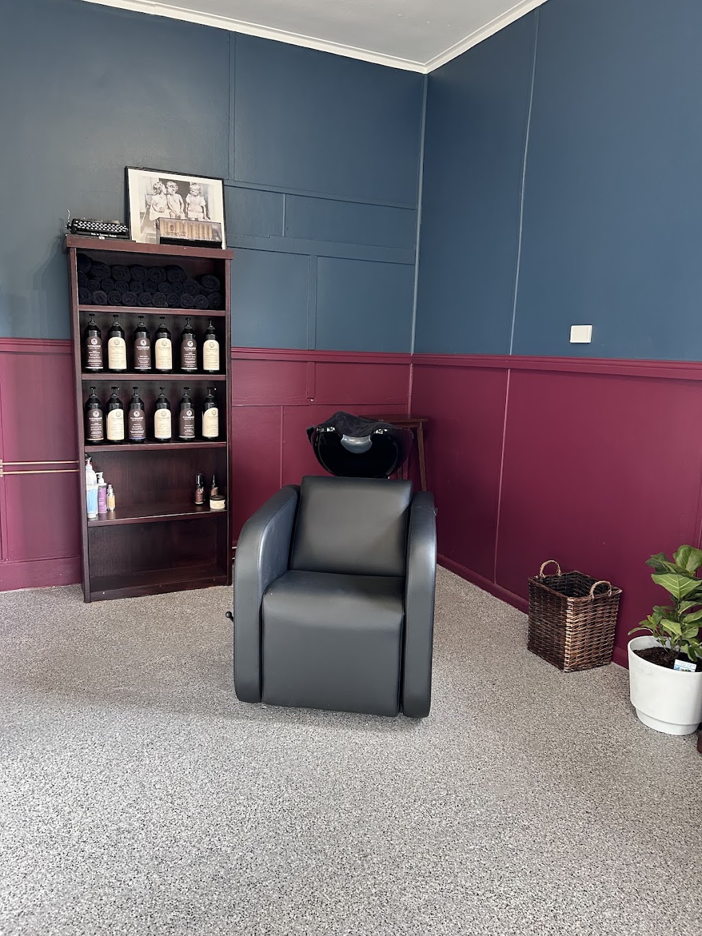 The Bookshop Barber | 30 Main St, Derby TAS 7264, Australia | Phone: 0424 989 151