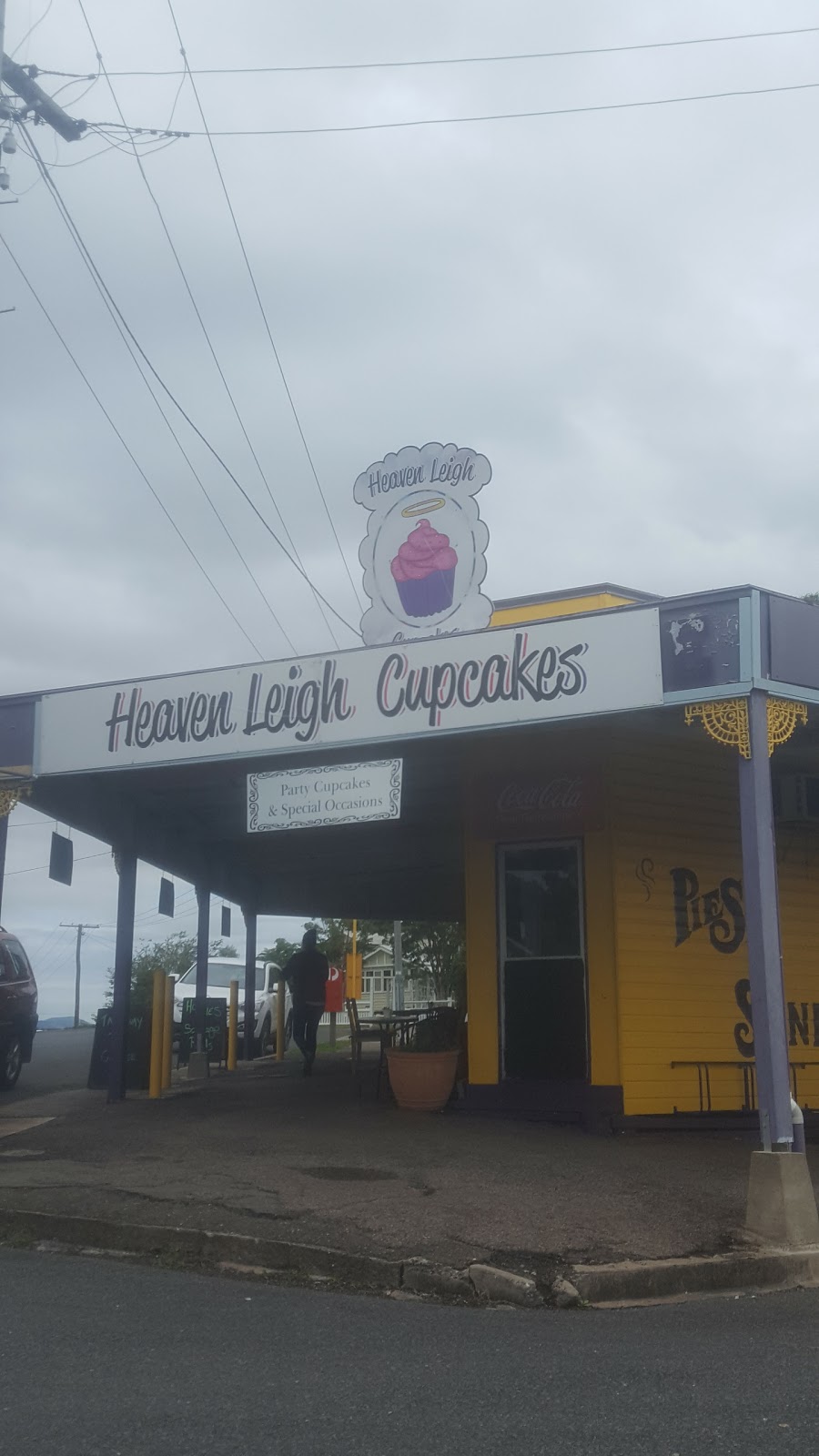 Heaven Leigh Cupcakes | bakery | 3 Hughes Terrace, Gympie QLD 4570, Australia | 0754812141 OR +61 7 5481 2141