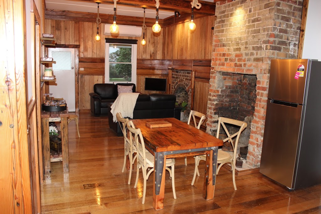 The Cottage | lodging | 22 Great Alpine Rd, Lucknow VIC 3875, Australia | 0411163683 OR +61 411 163 683