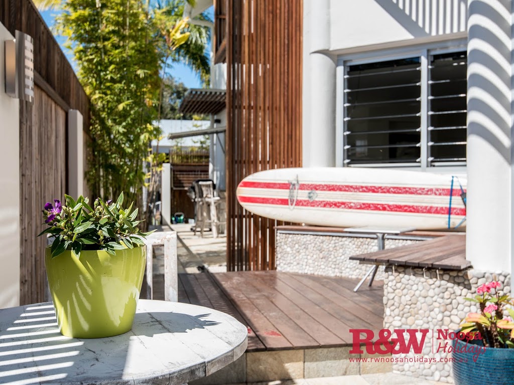 Park Cove 1 - RW Noosa Holidays | 48 Park Rd, Noosa Heads QLD 4567, Australia | Phone: (07) 5448 0966