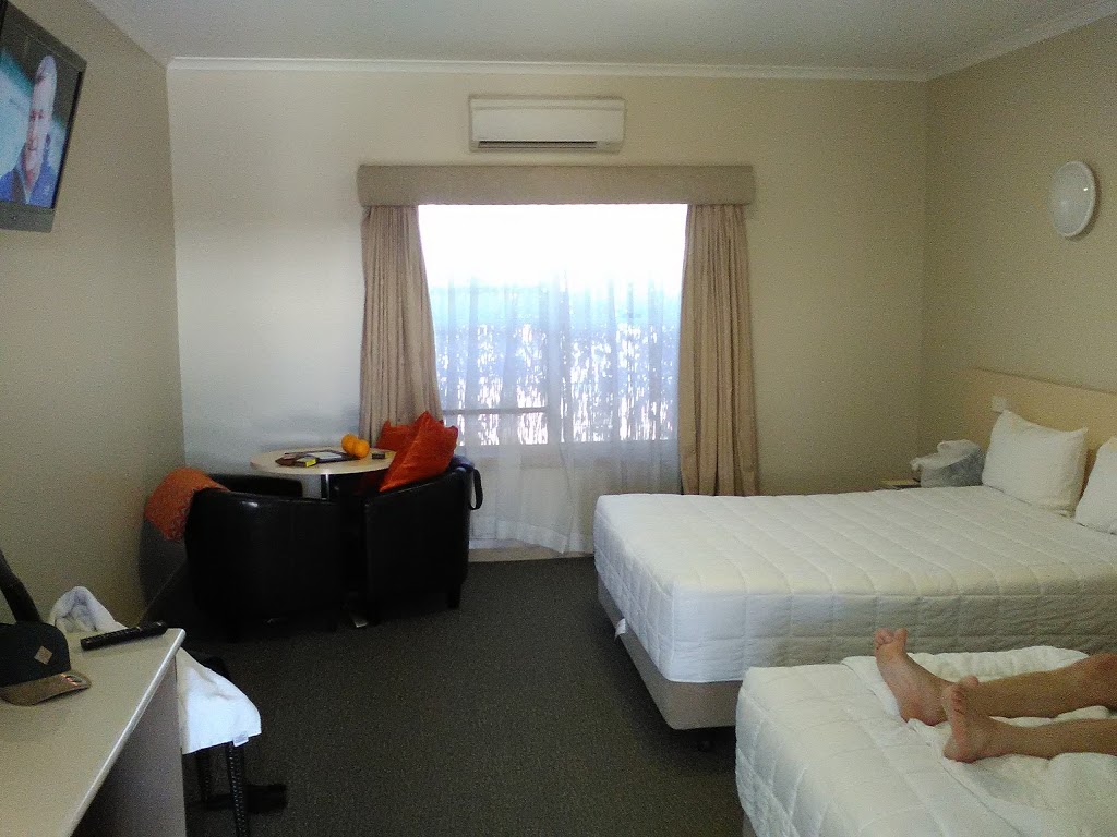 Club Motor Inn | lodging | 115/117 Barwan St, Narrabri NSW 2390, Australia | 0267909720 OR +61 2 6790 9720