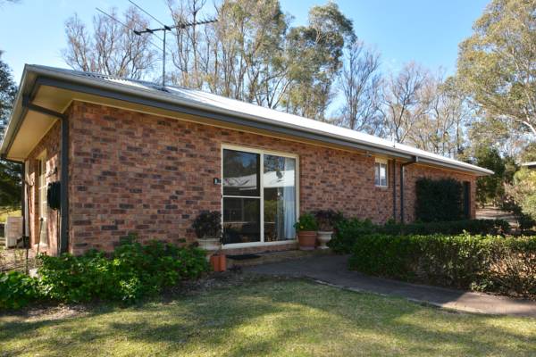 Abelia House | 745 Lovedale Rd, Lovedale NSW 2320, Australia | Phone: (02) 8840 2852