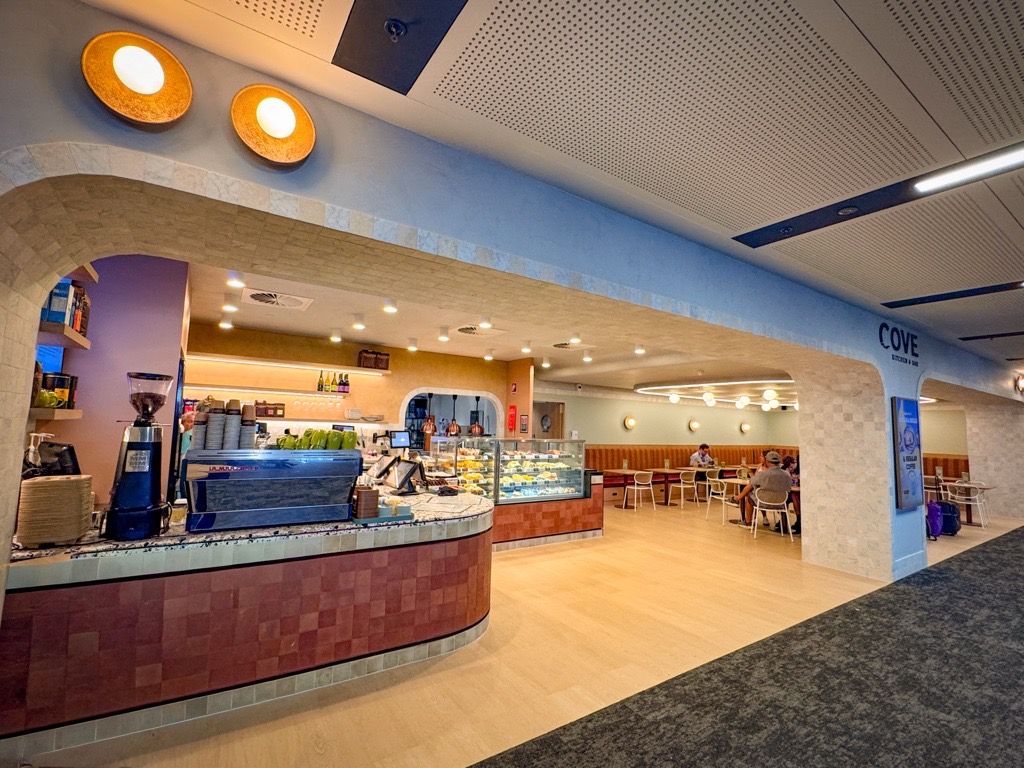 The Cove Kitchen & Bar | 1 Williamtown Dr, Williamtown NSW 2620, Australia | Phone: (02) 8105 0094