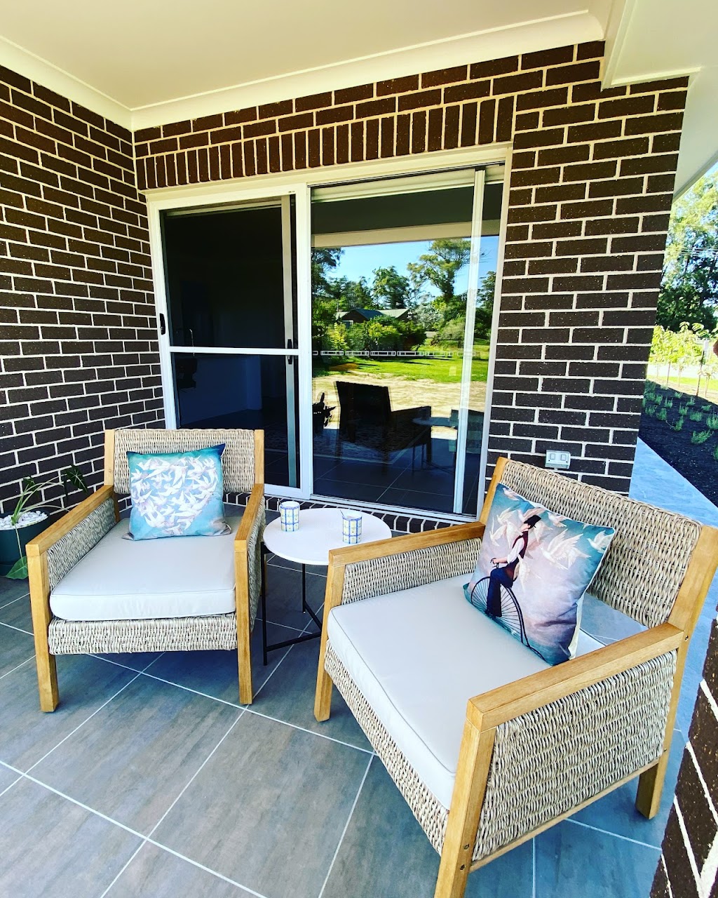 Camellia Cottage, Thirlmere | 15 Estonian Rd, Thirlmere NSW 2572, Australia | Phone: 0409 905 003