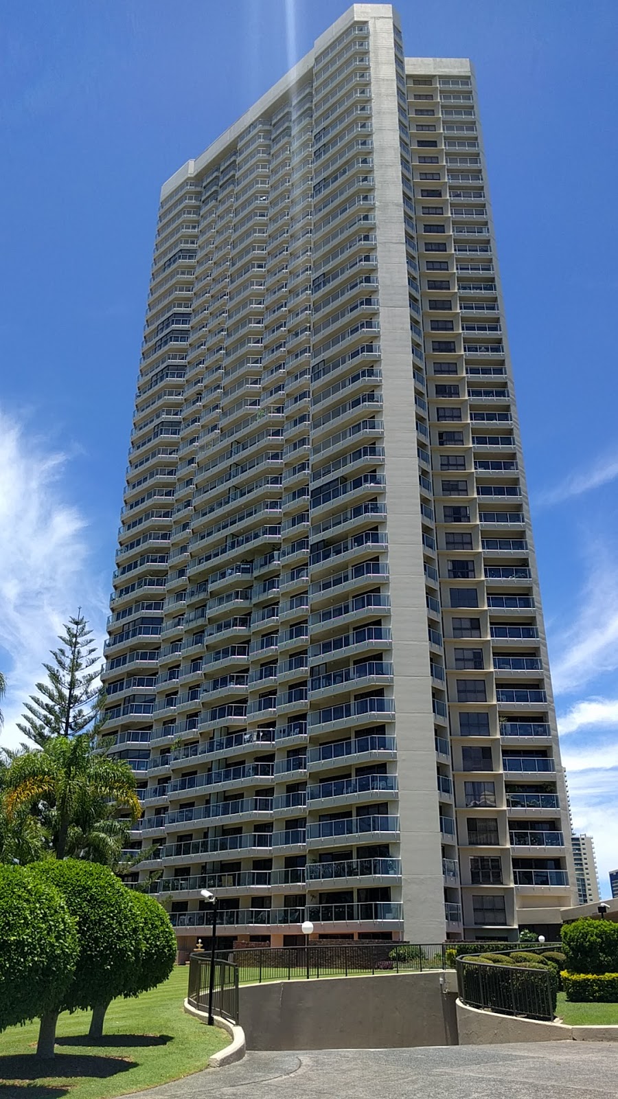 Atlantis Tower | lodging | 8 Admiralty Dr, Surfers Paradise QLD 4217, Australia | 1300650040 OR +61 1300 650 040