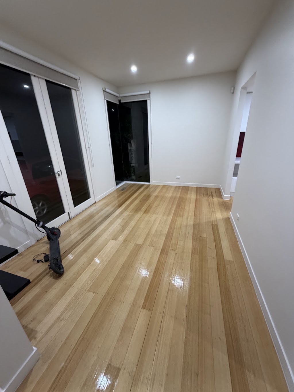 Right Cleaning Service | 56 Tyndall St, Cranbourne East VIC 3977, Australia | Phone: 0478 862 494