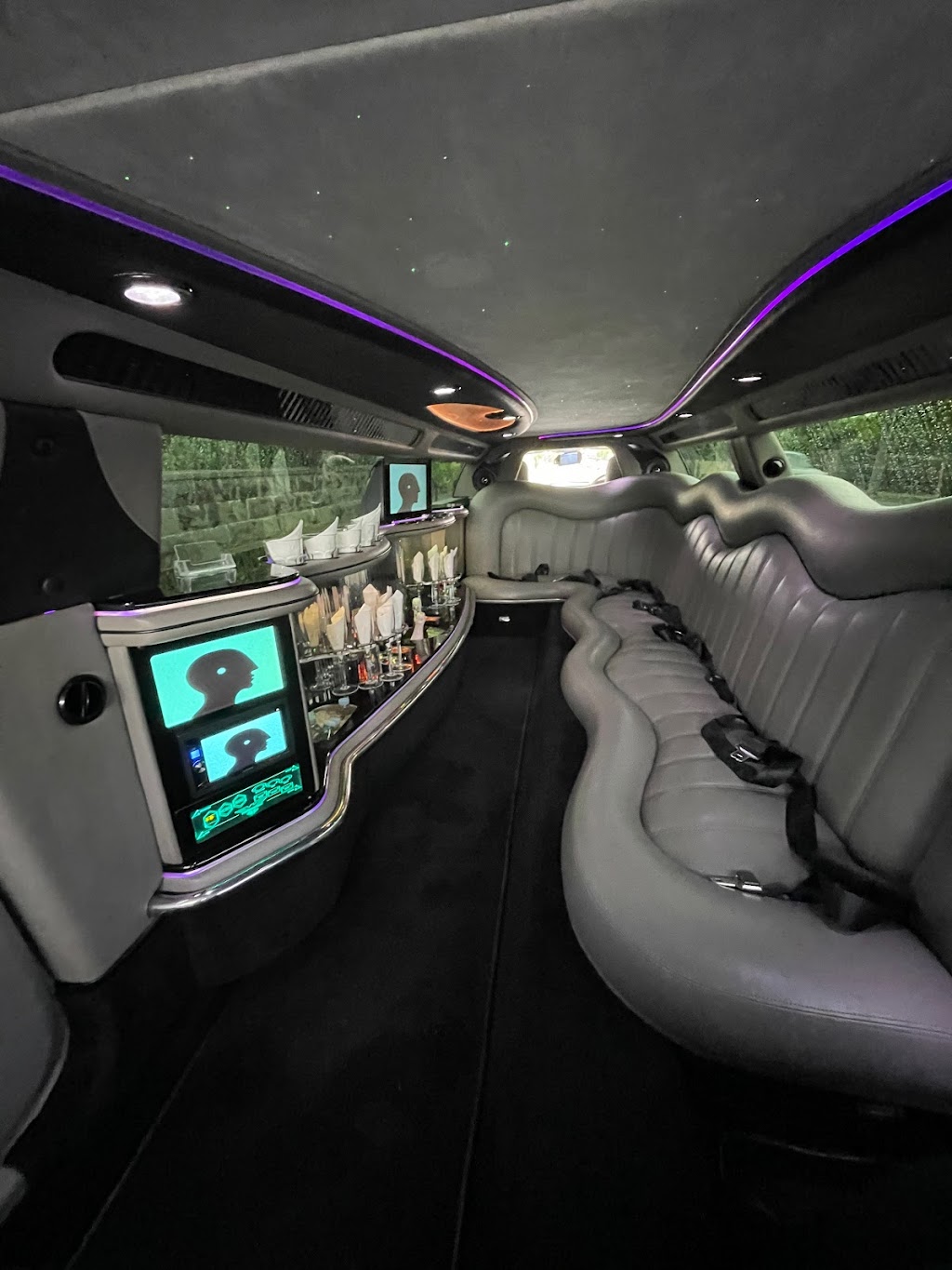 Limo 2 You | 9 Lusco St, Kalkallo VIC 3064, Australia | Phone: 0423 138 499