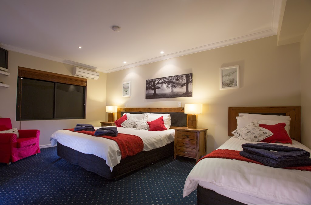 Murray River Lodge Luxury Boutique Accommodation B&B | 203 Culeenup Rd, Mandurah WA 6210, Australia | Phone: 0419 195 575