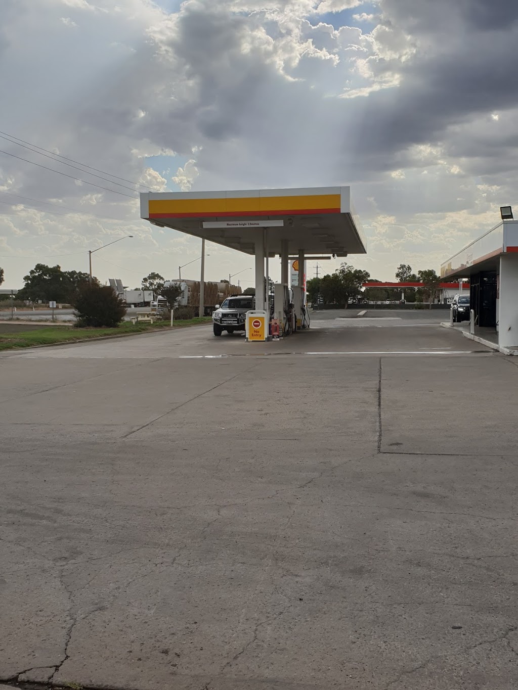 Shell | gas station | 429-431 Moama St, Hay South NSW 2711, Australia | 0269931544 OR +61 2 6993 1544