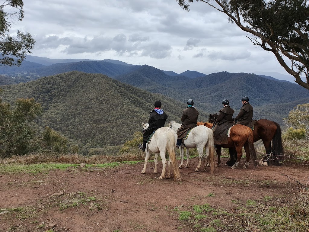 Watsons Mountain Country Trail Rides | tourist attraction | 296 Three Chain Rd, Boorolite VIC 3723, Australia | 0357773552 OR +61 3 5777 3552