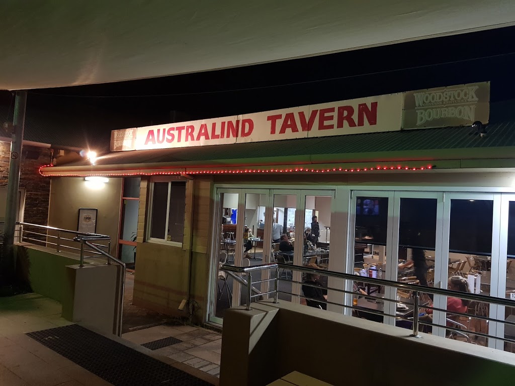Australind Tavern Drive-thru Liquorshop | store | LOT 10 Old Coast Rd, Australind WA 6233, Australia | 0897252433 OR +61 8 9725 2433
