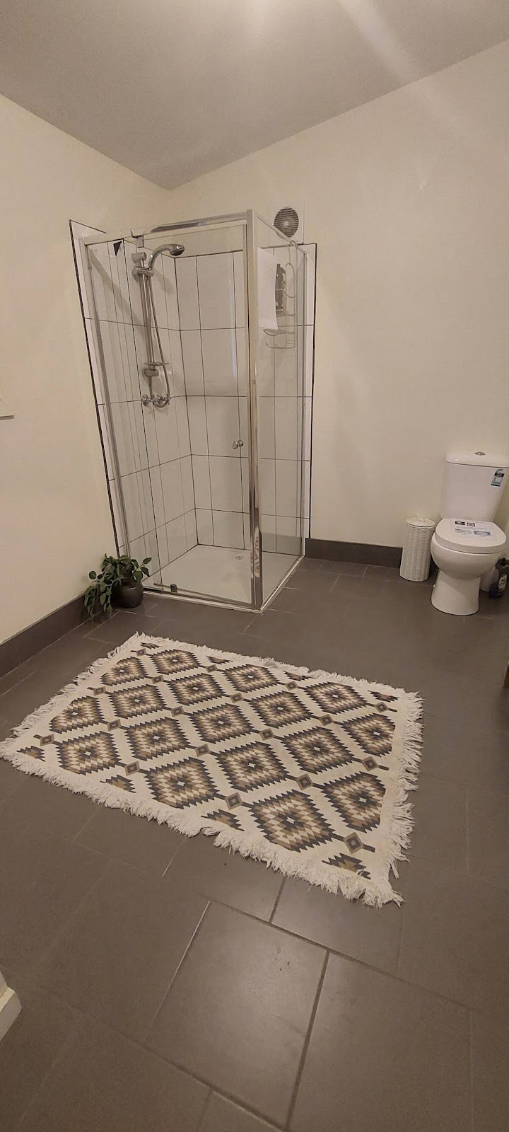 Mansfield Cottage and Studio | 65 Mt Battery Rd, Mansfield VIC 3722, Australia | Phone: 0419 307 509