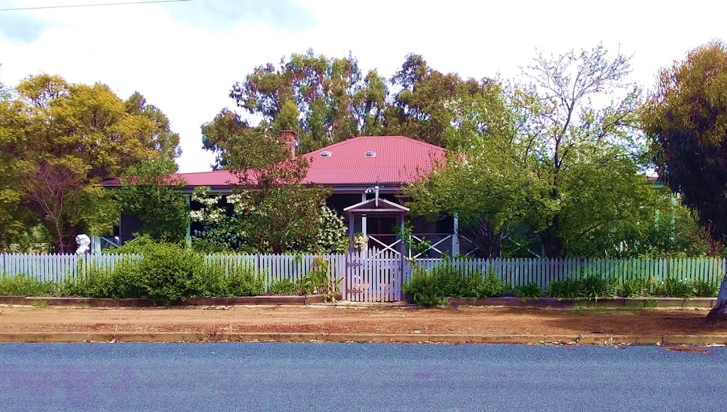 Wagin Cottage Garden Bed and Breakfast | 4 Unicorn St, Wagin WA 6315, Australia | Phone: (08) 9861 1428