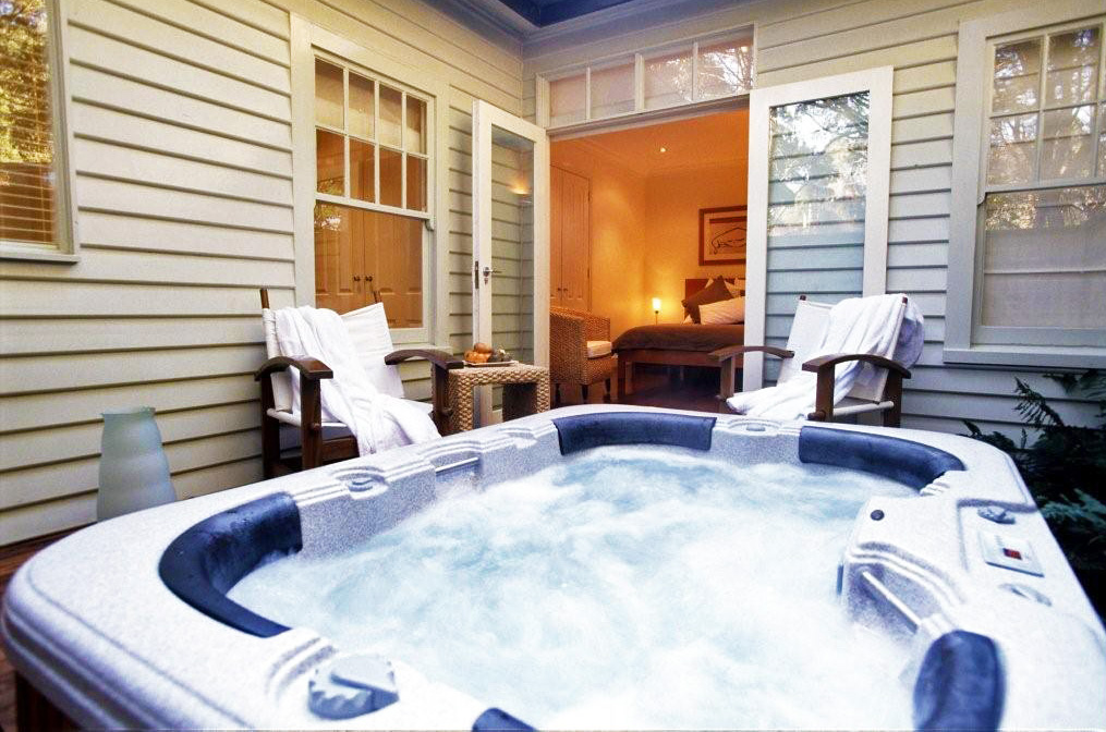 Lochiel Luxury Accommodation | lodging | 1590 Mount Dandenong Tourist Rd, Olinda VIC 3788, Australia | 0397512300 OR +61 3 9751 2300