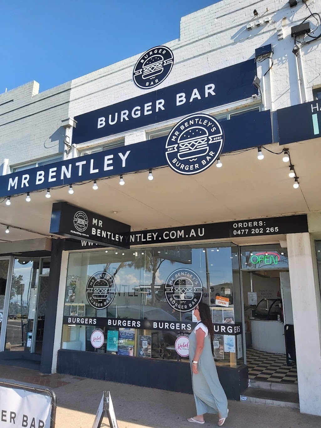 Mr. Bentleys Burger Bar | restaurant | 2379 Point Nepean Rd, Rye VIC 3941, Australia | 0477202265 OR +61 477 202 265