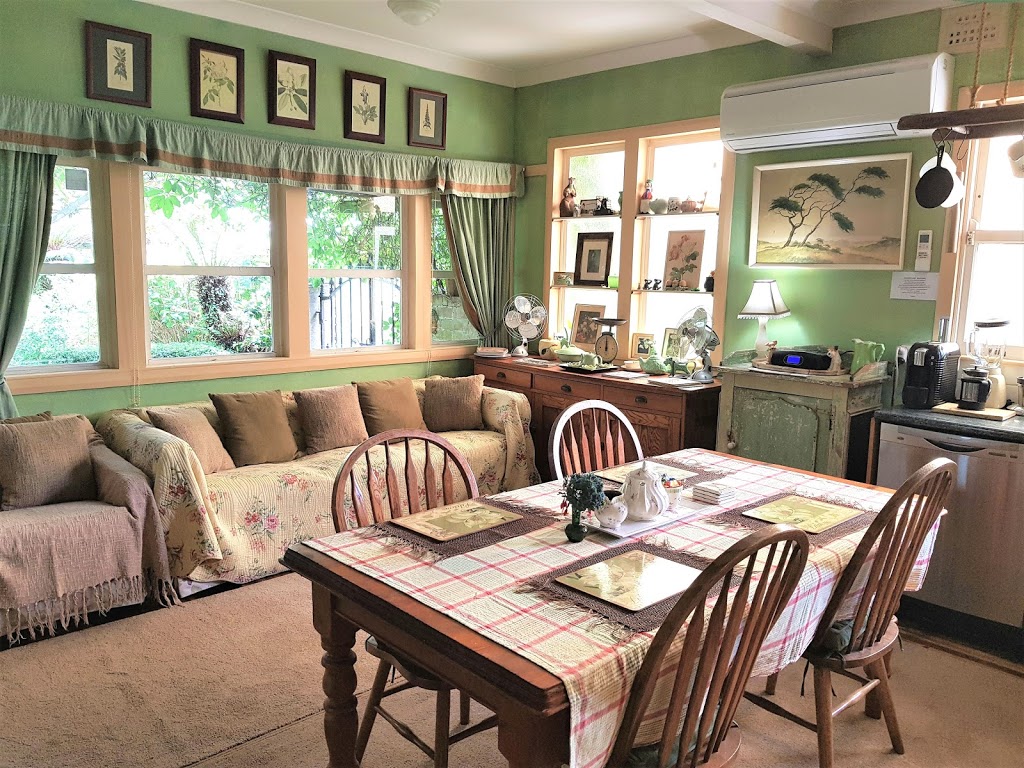 Secret Garden Cottage | 12 Mort St, Katoomba NSW 2780, Australia | Phone: 0418 105 543