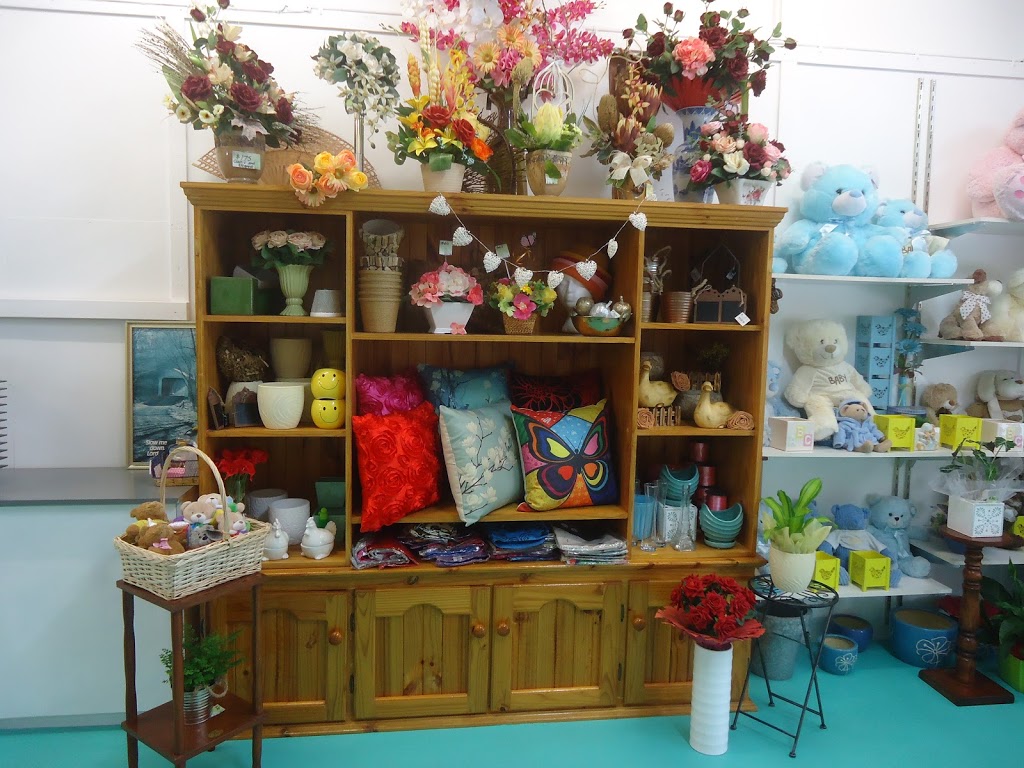 Brassall Florist | 100 Pine Mountain Rd, Brassall QLD 4305, Australia | Phone: (07) 3201 6088