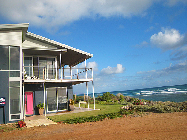 Thalassa Beach House | 2 Coles Way, Port Denison WA 6525, Australia | Phone: 0417 966 931