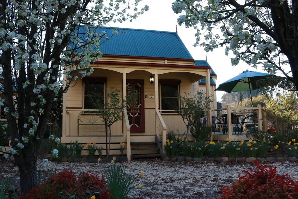 Autumn Affair Cottages | lodging | 11 Turntable Terrace, Bright VIC 3741, Australia | 0357501305 OR +61 3 5750 1305