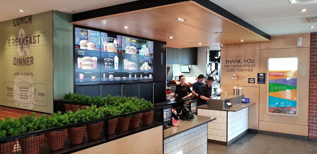 McDonalds Moe | meal takeaway | Cnr Princes Highway & Lloyd Street, Moe VIC 3825, Australia | 0351261274 OR +61 3 5126 1274