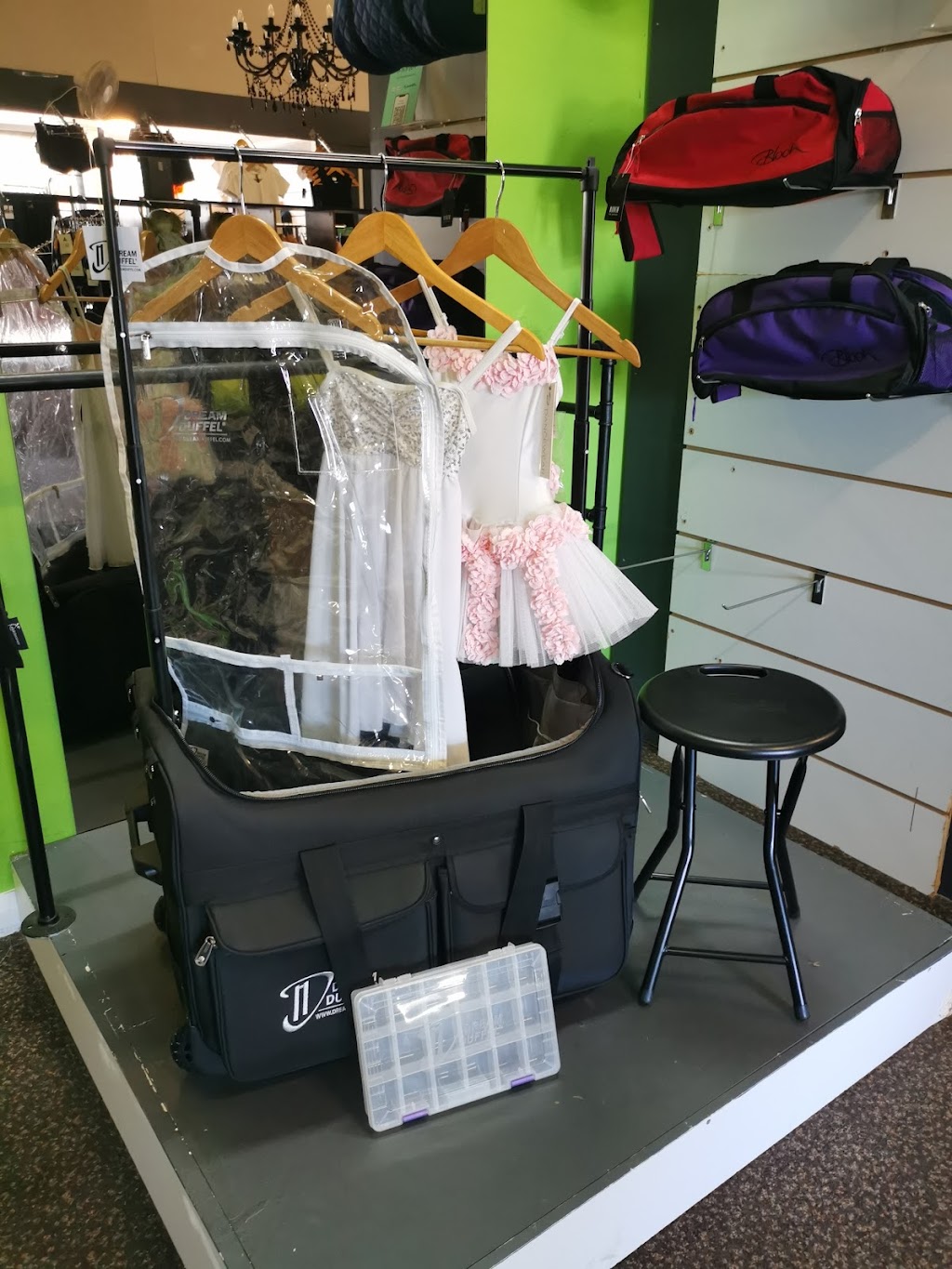 Auz Dance Elements | 195 Cessnock Rd, Abermain NSW 2326, Australia | Phone: 0490 665 394