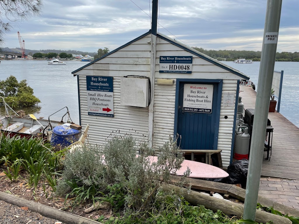 Batemans Bay Houseboat Hire |  | 21 Wray St, North Batemans Bay NSW 2536, Australia | 0244725649 OR +61 2 4472 5649